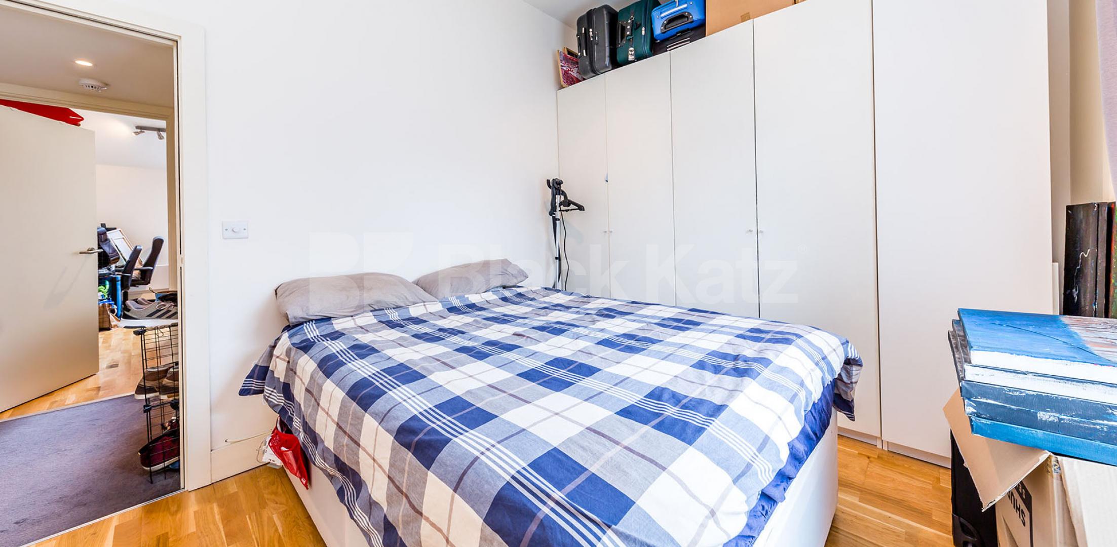 Spacious six bedroom property with two bathrooms Camden Street, Camden